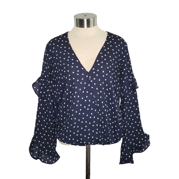 Max Studio blue star print ruffle sleeve crepe surplice blouse- size S - Picture 2 of 10